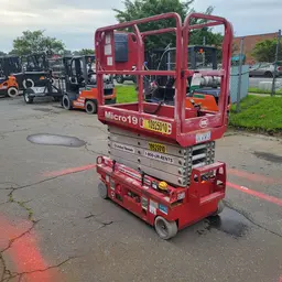 2019 MEC MICRO 19 Scissor Lift